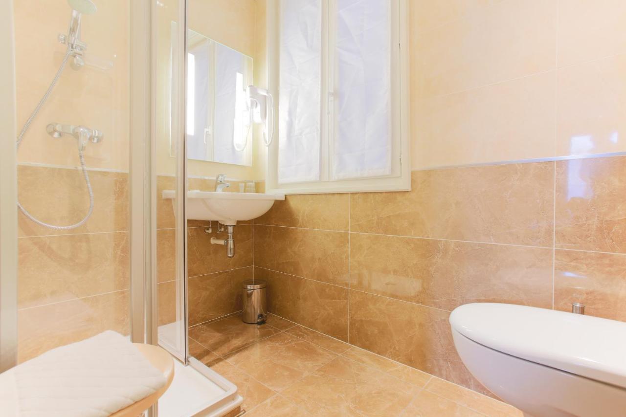 Hotel Bellevue Saint-Lazare Париж Екстериор снимка