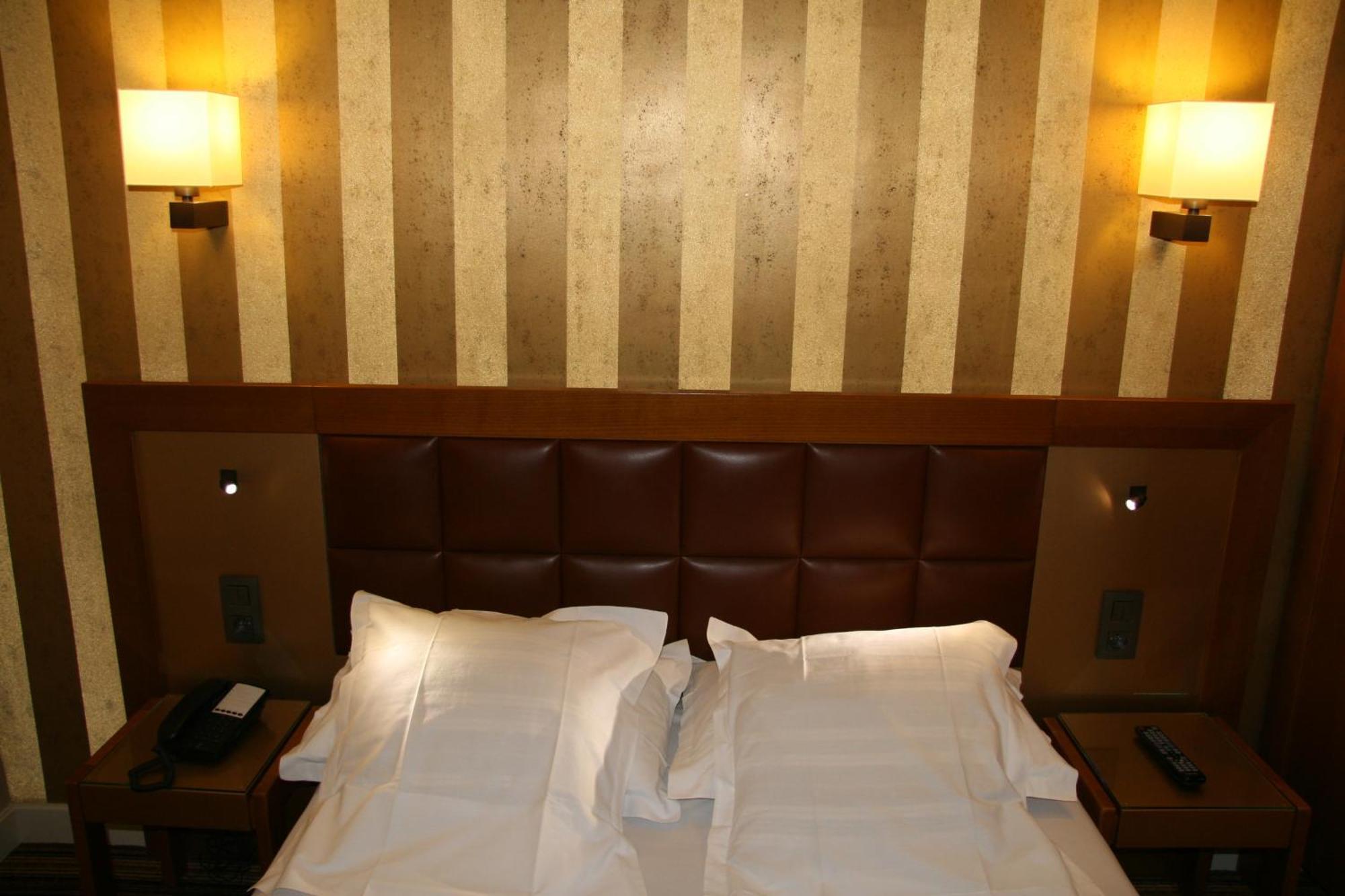 Hotel Bellevue Saint-Lazare Париж Екстериор снимка